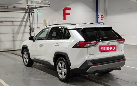 Toyota RAV4, 2019 год, 2 920 000 рублей, 7 фотография