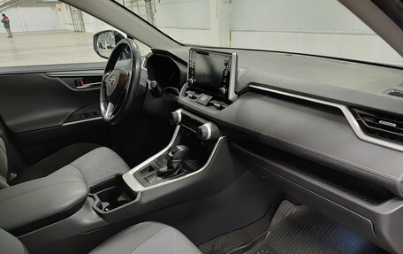 Toyota RAV4, 2019 год, 2 920 000 рублей, 11 фотография