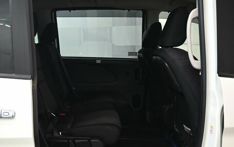 Nissan Serena IV, 2018 год, 2 250 000 рублей, 18 фотография