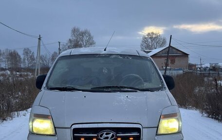 Hyundai H-1 II рестайлинг, 2005 год, 450 000 рублей, 2 фотография