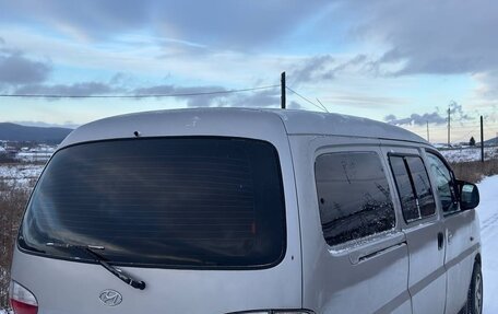 Hyundai H-1 II рестайлинг, 2005 год, 450 000 рублей, 3 фотография