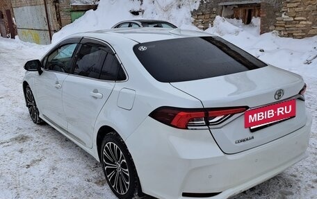 Toyota Corolla, 2021 год, 2 000 000 рублей, 4 фотография