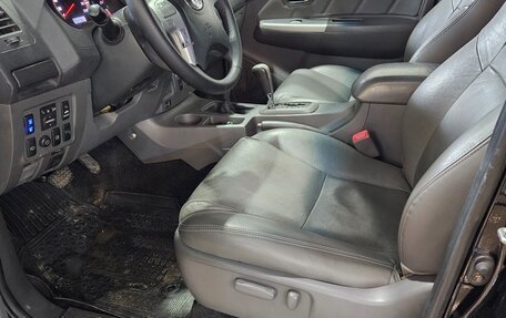 Toyota Hilux VII, 2012 год, 2 600 000 рублей, 11 фотография