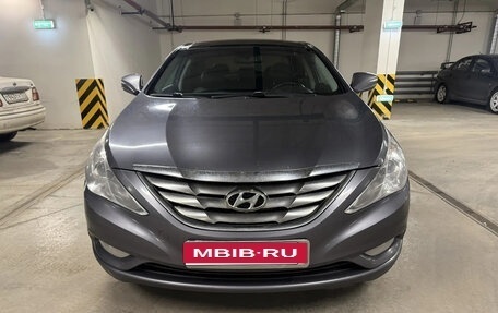 Hyundai Sonata VI, 2012 год, 900 000 рублей, 1 фотография