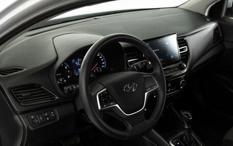 Hyundai Solaris II рестайлинг, 2021 год, 1 645 000 рублей, 5 фотография