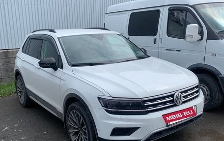 Volkswagen Tiguan II, 2020 год, 2 950 000 рублей, 2 фотография