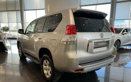 Toyota Land Cruiser Prado 150 рестайлинг 2, 2011 год, 2 590 000 рублей, 7 фотография