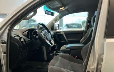 Toyota Land Cruiser Prado 150 рестайлинг 2, 2011 год, 2 590 000 рублей, 16 фотография