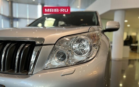 Toyota Land Cruiser Prado 150 рестайлинг 2, 2011 год, 2 590 000 рублей, 17 фотография