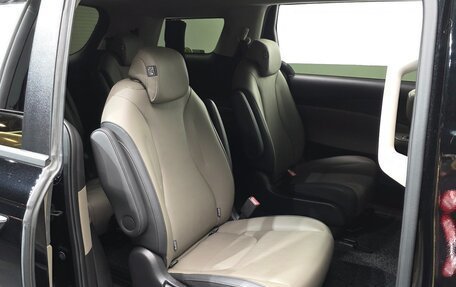 KIA Carnival, 2023 год, 11 фотография