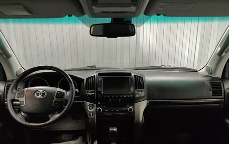 Toyota Land Cruiser 200, 2011 год, 2 980 000 рублей, 8 фотография