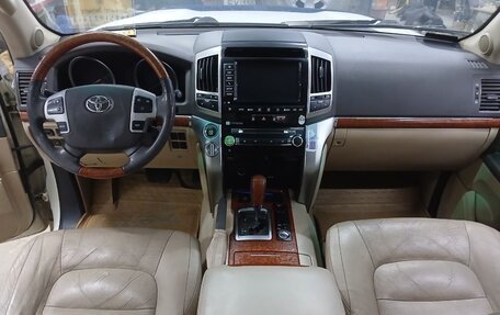 Toyota Land Cruiser 200, 2013 год, 3 100 000 рублей, 2 фотография
