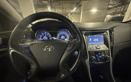 Hyundai Sonata VI, 2012 год, 900 000 рублей, 5 фотография