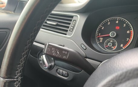 Volkswagen Jetta VI, 2012 год, 870 000 рублей, 16 фотография