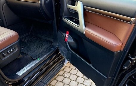 Toyota Land Cruiser 200, 2020 год, 9 450 000 рублей, 3 фотография