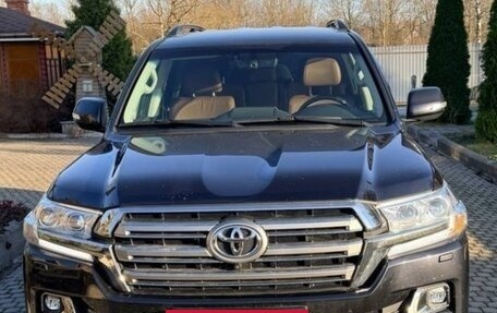 Toyota Land Cruiser 200, 2020 год, 9 450 000 рублей, 2 фотография