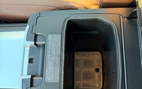 Toyota Land Cruiser 200, 2020 год, 9 450 000 рублей, 22 фотография