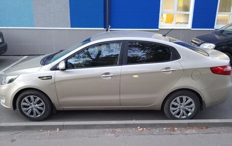 KIA Rio III рестайлинг, 2012 год, 530 000 рублей, 2 фотография