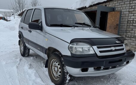 Chevrolet Niva I рестайлинг, 2004 год, 265 000 рублей, 1 фотография
