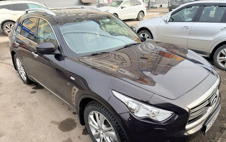 Infiniti QX70, 2015 год, 2 300 000 рублей, 2 фотография