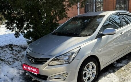 Hyundai Solaris II рестайлинг, 2015 год, 1 210 000 рублей, 3 фотография