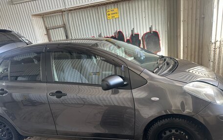 Toyota Yaris III рестайлинг, 2010 год, 850 000 рублей, 4 фотография