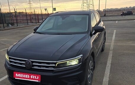 Volkswagen Tiguan II, 2018 год, 2 050 000 рублей, 2 фотография