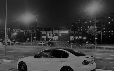 BMW 3 серия, 2011 год, 900 000 рублей, 5 фотография