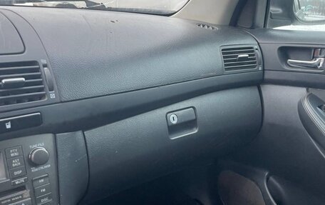 Toyota Avensis III рестайлинг, 2006 год, 380 000 рублей, 19 фотография