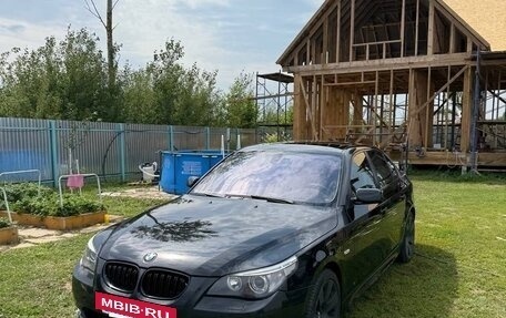 BMW 5 серия, 2004 год, 1 050 000 рублей, 3 фотография