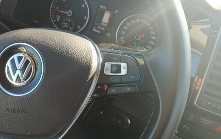 Volkswagen Multivan T6 рестайлинг, 2018 год, 4 100 000 рублей, 18 фотография