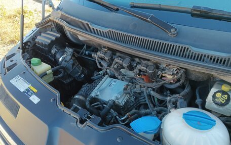 Volkswagen Multivan T6 рестайлинг, 2018 год, 4 100 000 рублей, 15 фотография