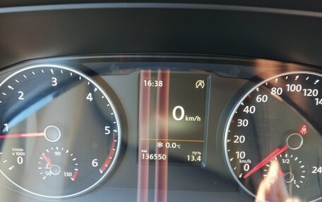 Volkswagen Multivan T6 рестайлинг, 2018 год, 4 100 000 рублей, 19 фотография