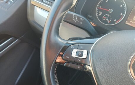 Volkswagen Multivan T6 рестайлинг, 2018 год, 4 100 000 рублей, 22 фотография