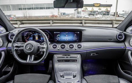 Mercedes-Benz E-Класс, 2022 год, 5 198 000 рублей, 28 фотография