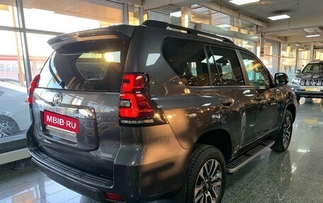 Toyota Land Cruiser, 2022 год, 9 490 000 рублей, 10 фотография