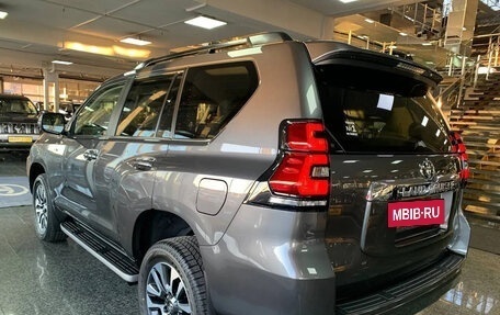 Toyota Land Cruiser, 2022 год, 9 490 000 рублей, 21 фотография