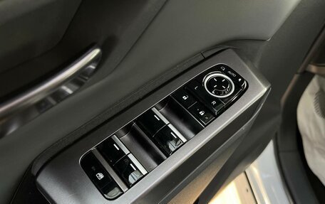 Toyota RAV4, 2025 год, 5 299 000 рублей, 17 фотография
