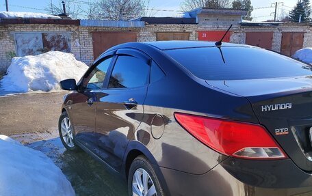 Hyundai Solaris II рестайлинг, 2015 год, 1 030 000 рублей, 3 фотография