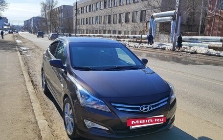 Hyundai Solaris II рестайлинг, 2015 год, 1 030 000 рублей, 2 фотография