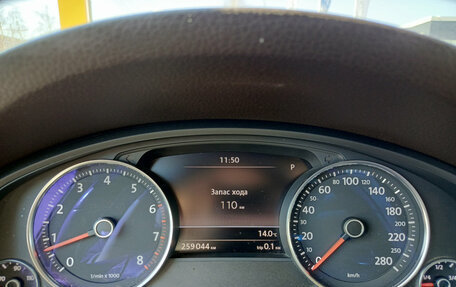 Volkswagen Touareg III, 2014 год, 2 400 000 рублей, 16 фотография