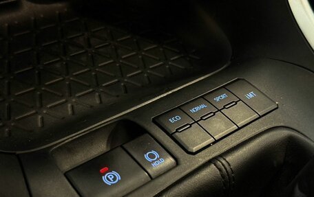 Toyota RAV4, 2020 год, 2 817 000 рублей, 12 фотография