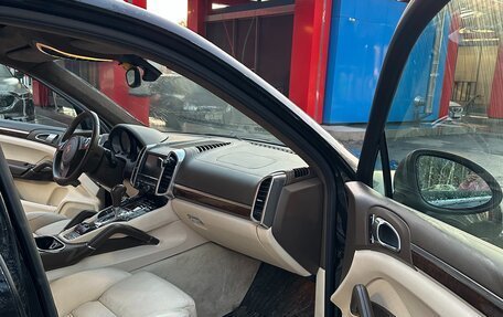 Porsche Cayenne III, 2010 год, 2 300 000 рублей, 15 фотография