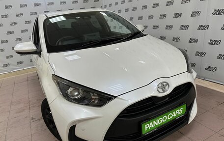 Toyota Yaris, 2020 год, 1 245 000 рублей, 24 фотография