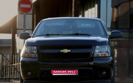 Chevrolet Tahoe III, 2012 год, 2 500 000 рублей, 2 фотография