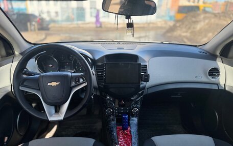 Chevrolet Cruze II, 2011 год, 790 000 рублей, 17 фотография