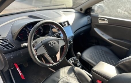 Hyundai Solaris II рестайлинг, 2013 год, 665 000 рублей, 12 фотография