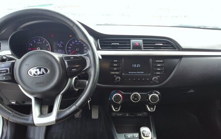 KIA Rio IV, 2017 год, 895 000 рублей, 8 фотография