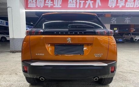 Peugeot 2008 II, 2022 год, 1 800 000 рублей, 5 фотография