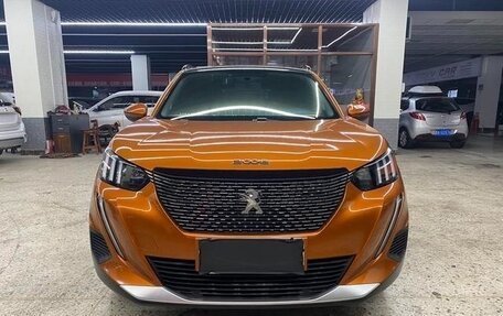 Peugeot 2008 II, 2022 год, 1 800 000 рублей, 3 фотография